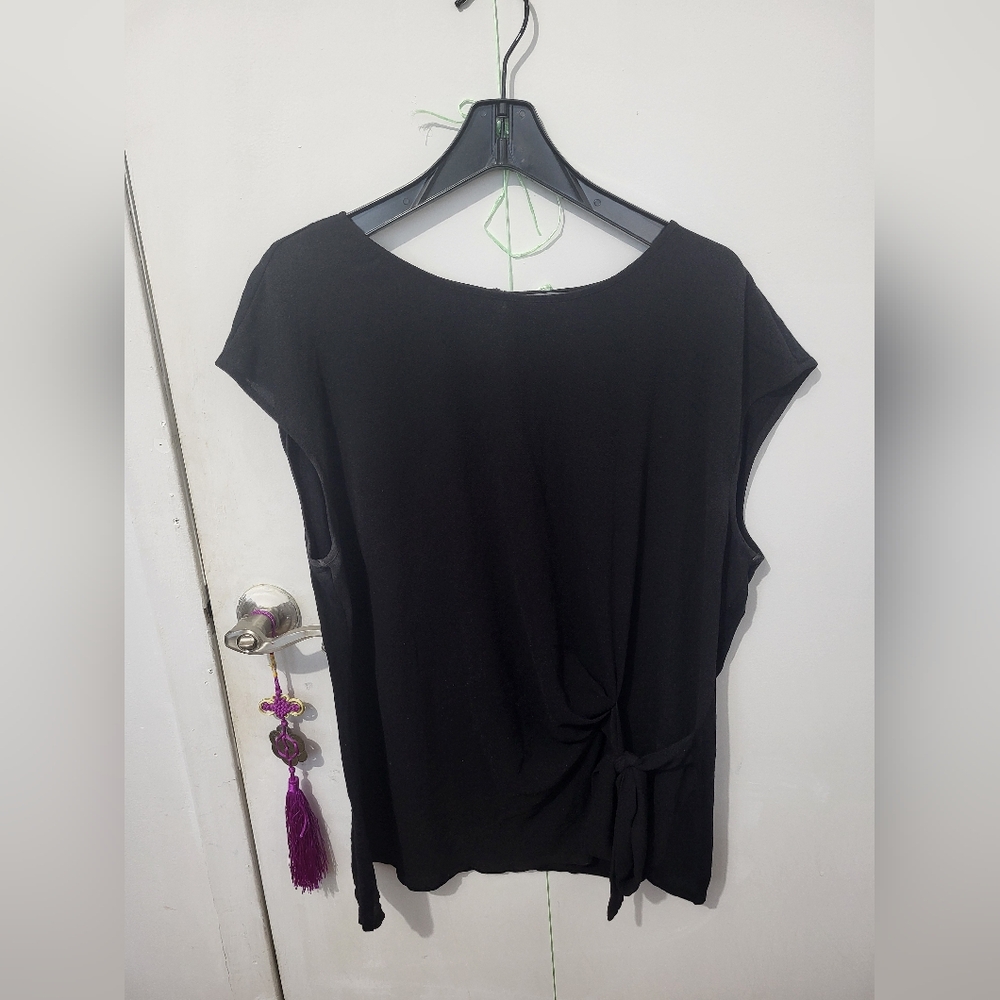 Vince Camuto T Shirt